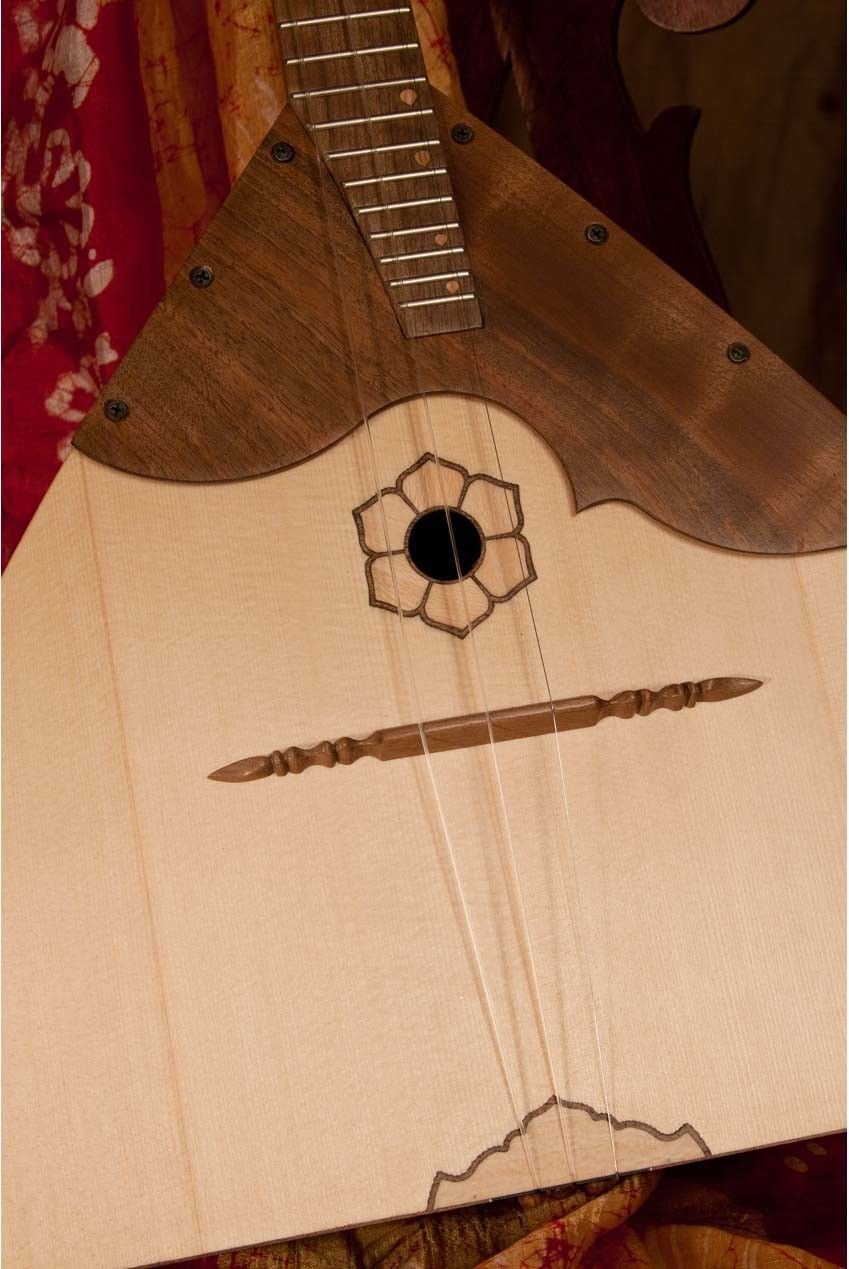 Roosebeck Deluxe Prima Balalaika Walnut Stave Body
