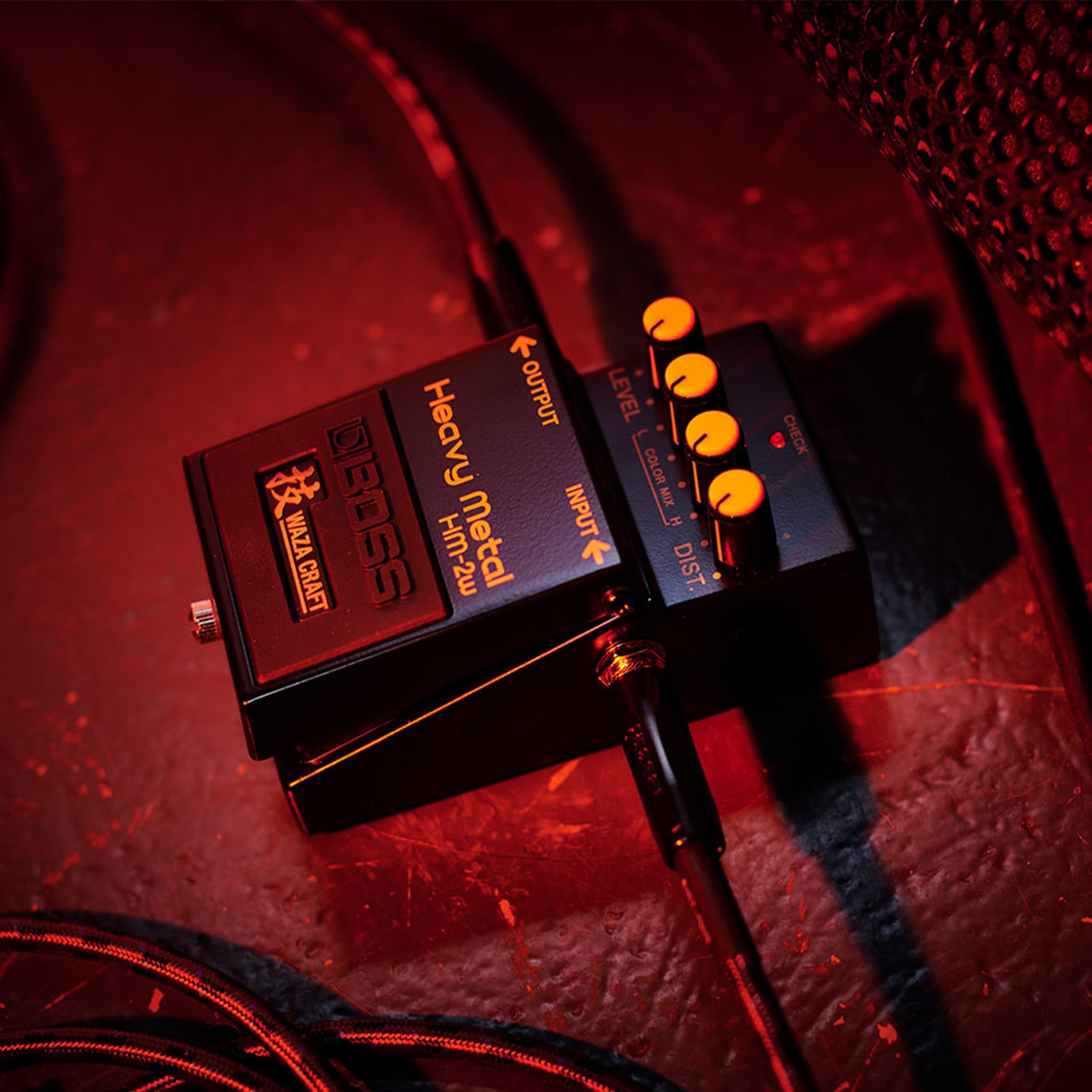 Boss HM-2W Waza Craft Heavy Metal Distortion Pedal Bundle with 2 Right Angle Patch Cables, 12 Guitar Picks, 9V Adapter & Polishing Cloth – Iconic Chainsaw Tone, Vintage & Custom Modes