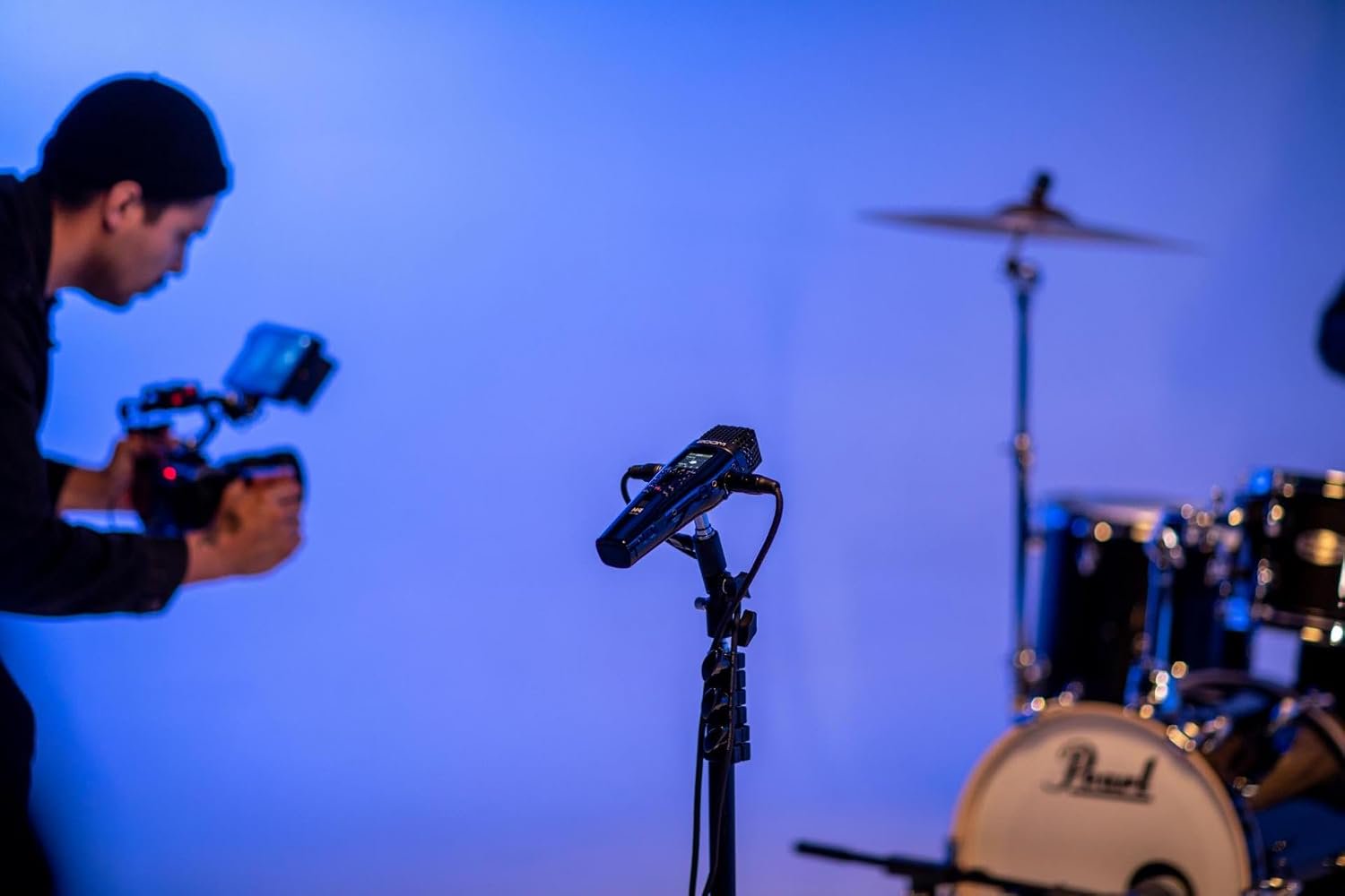 Zoom M4 MicTrak Handheld Recorder for Musicians, Podcasters & Filmmakers with X/Y Microphones, 2 XLR/TRS Inputs, 4 Tracks of 32-Bit Float Recording, & USB Audio Interface