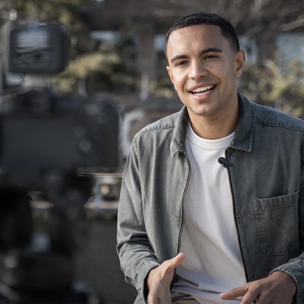 Shure MoveMic One - Pro Direct to Phone Wireless Lavalier Microphone for iPhone & Android, Bluetooth Mini Mic, 24 Hours Charge, Quick Set Up, IPX4, Compact & Portable Clip Lav (MV-ONE-Z7)