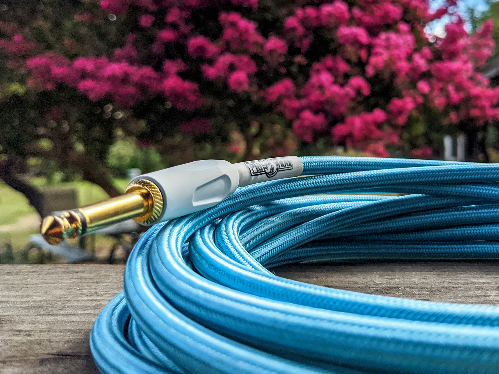 Pig Hog Vintage-Series Woven Instrument Cable (Daphne Blue, 20', Right Angle), 2-Pieces Bundle