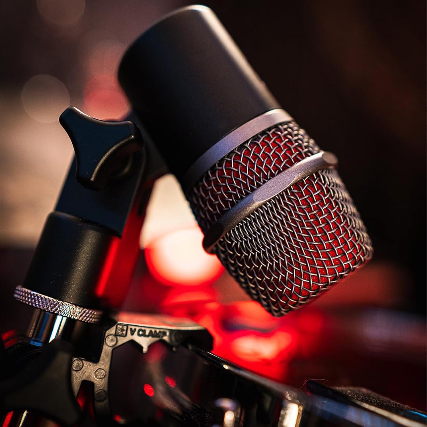 SE ELECTRONICS V BEAT Drum Mic - Compact Dynamic Supercardioid Drum Microphone for Toms & Snares with Adjustable Swivel Mount for Precise Positioning - Perfect for Studio & Live Use (Black)