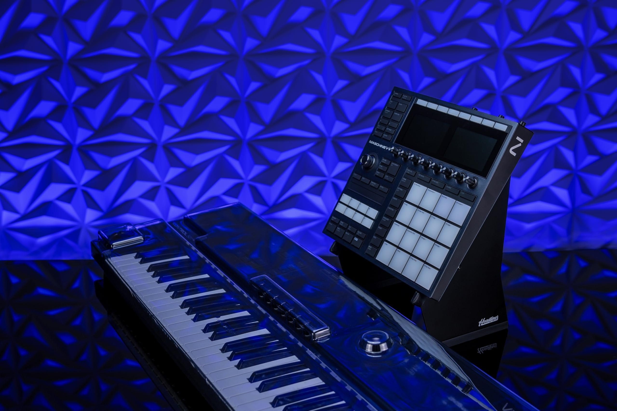 Headliner Adjustable Steel Desktop Production Stand; 55˚ Degree Angle; Fits Larger Desktop Synths, Samplers, Effects Modules, Drum Machines and more Music Production Gear for your Studio